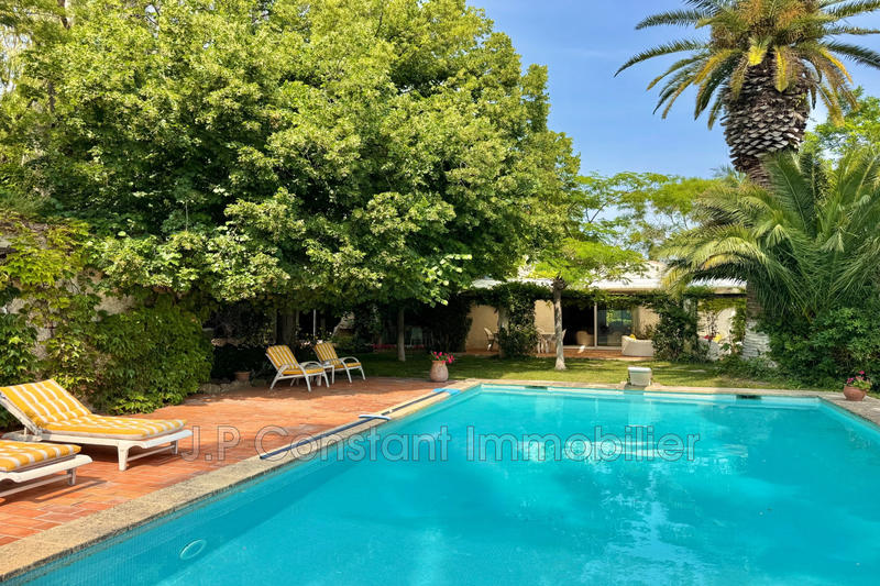 Maison - 260 m² - 6 pièces