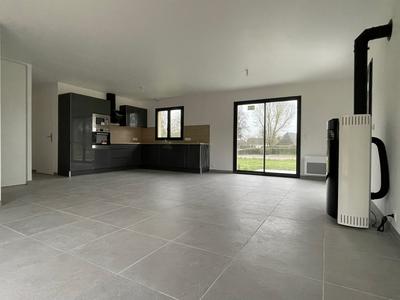 Maison - 93 m² - 4 pièces