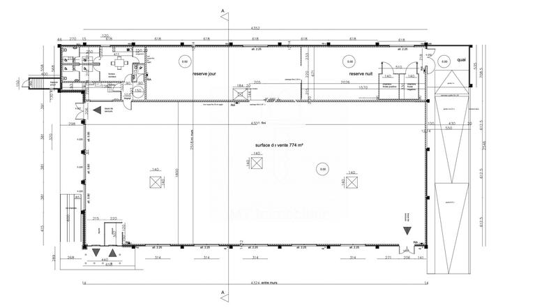 Local commercial - 1 082 m²