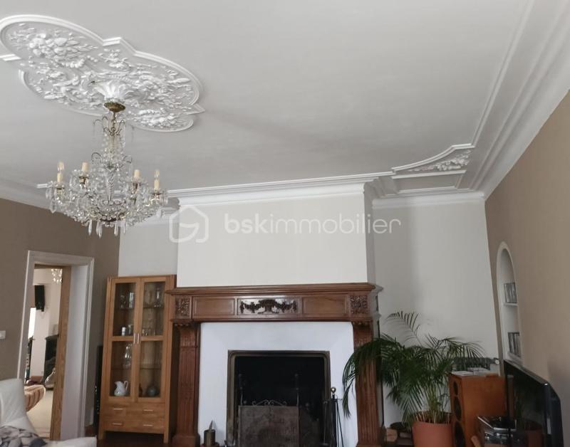 Demeure - 255 m² - 12 pièces