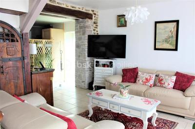 Maison - 168 m² - 8 pièces