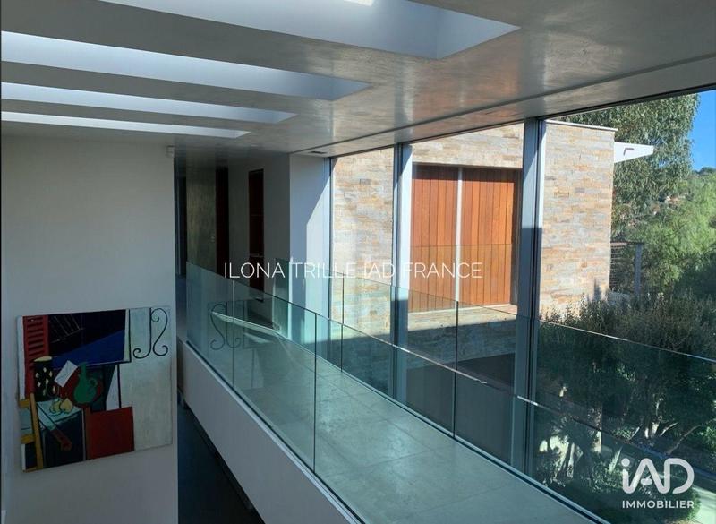 Maison - 300 m² - 5 pièces