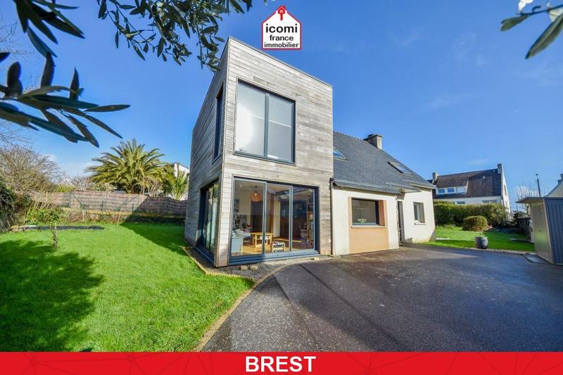 Maison - 185 m² - 8 pièces