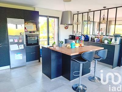 Maison - 212 m² - 8 pièces