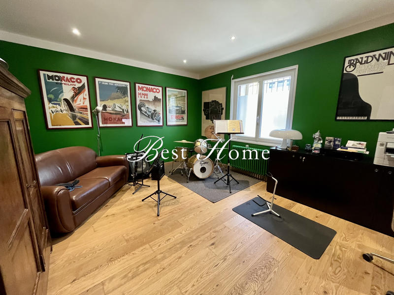 Maison - 230 m² - 9 pièces