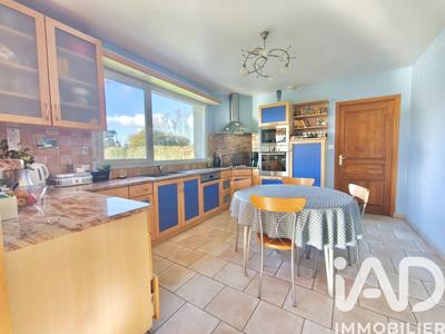 Maison - 211 m² - 7 pièces