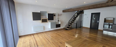 Loft - 153 m² - 5 pièces