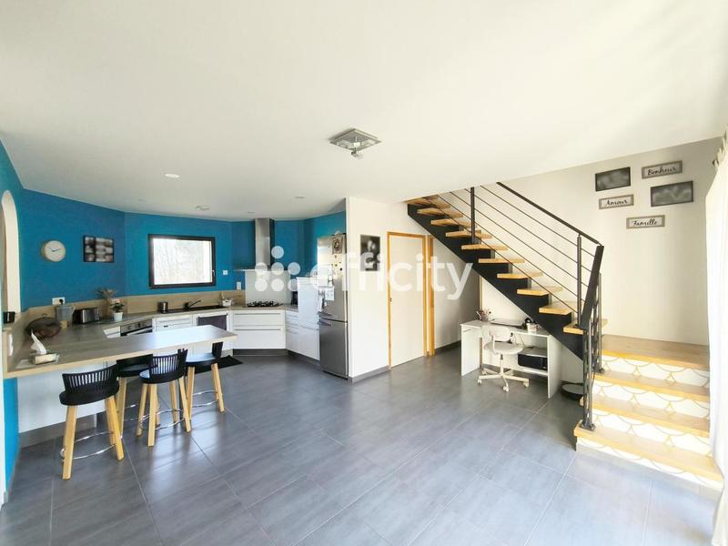 Maison - 166 m² - 7 pièces