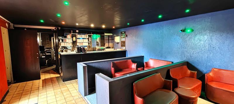 Maison - 328 m² - 9 pièces