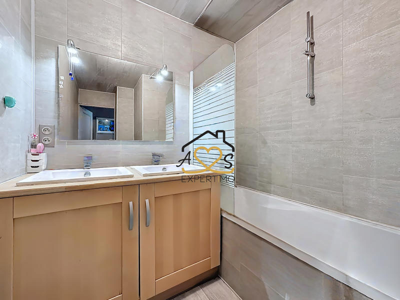 Maison - 84 m² - 4 pièces