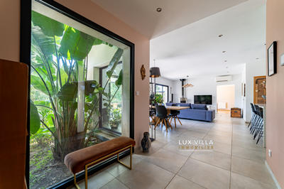 Villa - 290 m² - 12 pièces