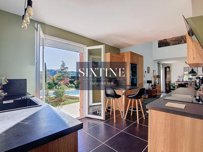 Villa - 149 m² - 8 pièces