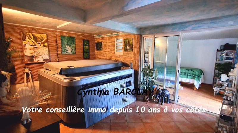 Maison - 186 m² - 8 pièces