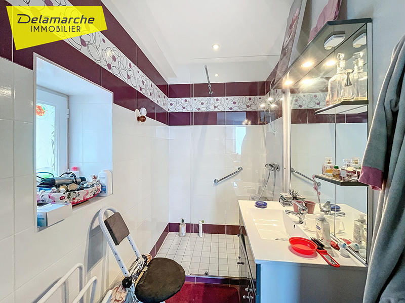 Maison - 252 m² - 11 pièces