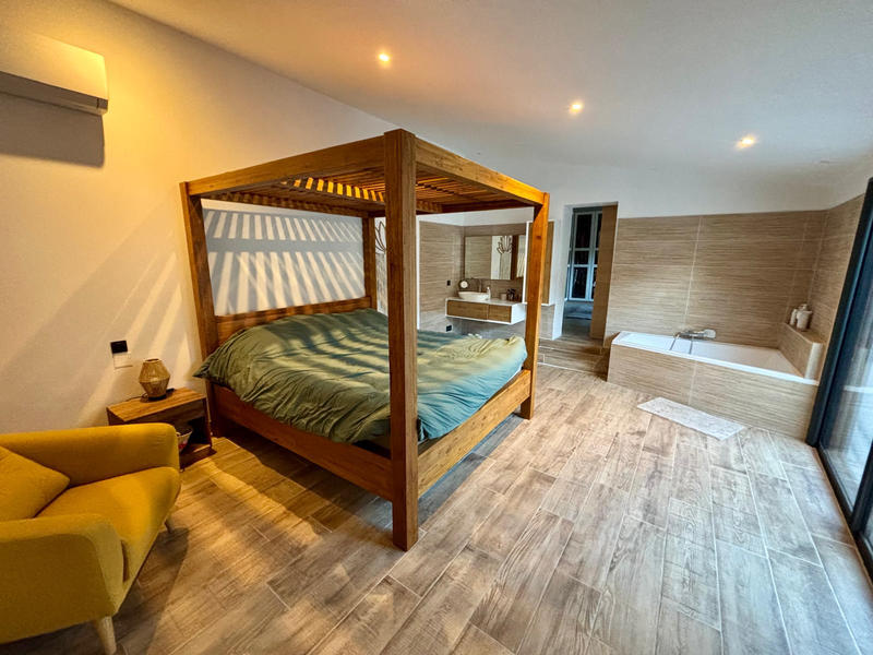 Villa - 210 m² - 6 pièces