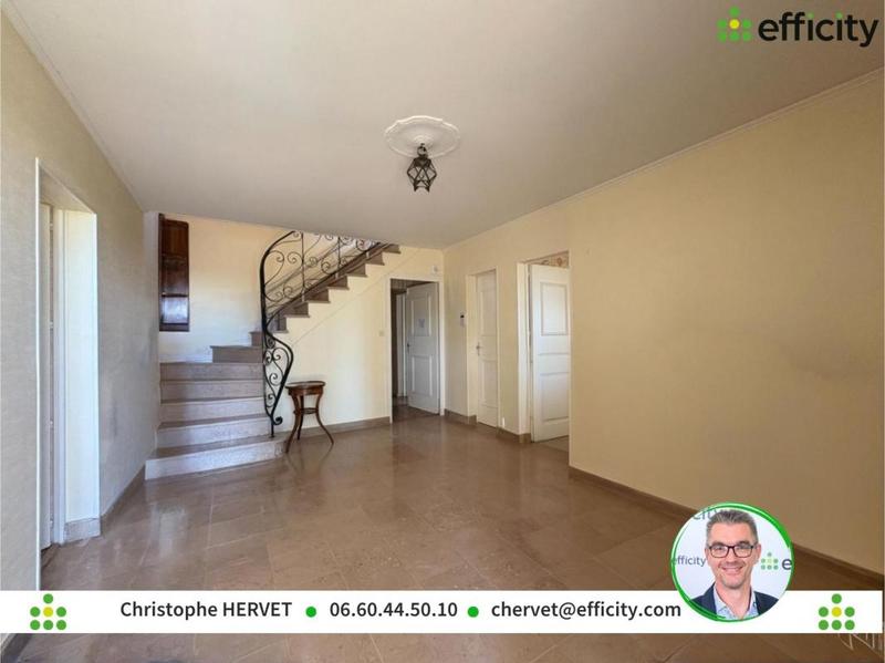 Maison - 263 m² - 8 pièces