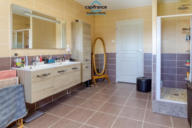 Maison - 140 m² - 5 pièces