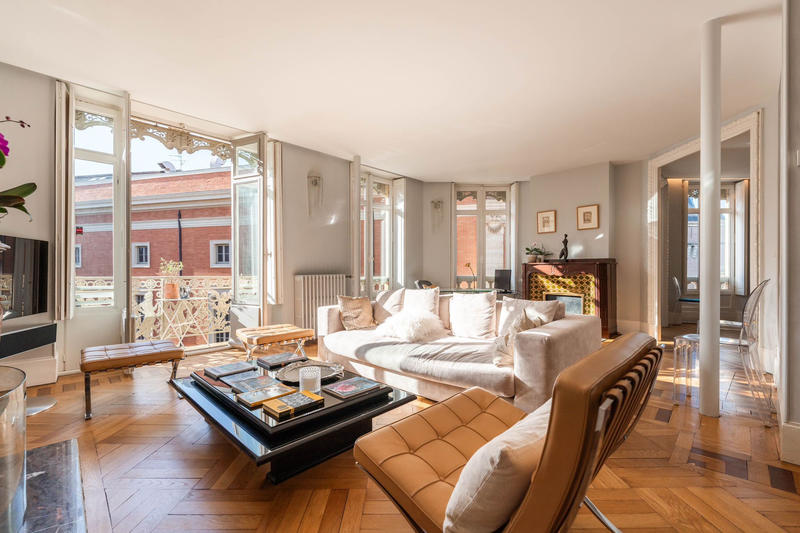 Appartement - 160 m² - 5 pièces