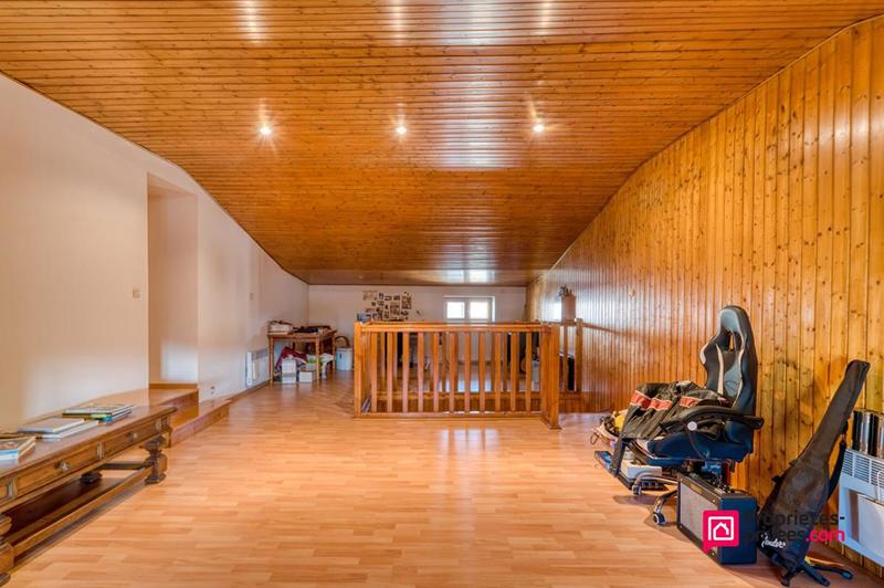 Maison - 274 m² - 8 pièces