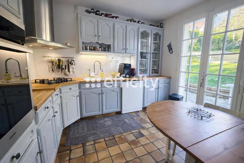 Villa - 258 m² - 8 pièces