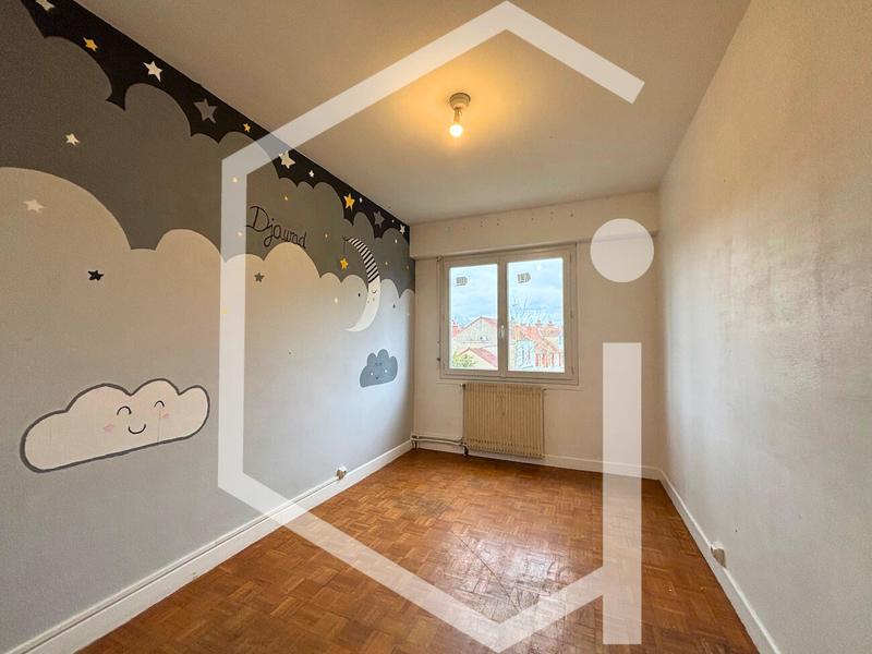 Immeuble - 305 m² - 16 pièces