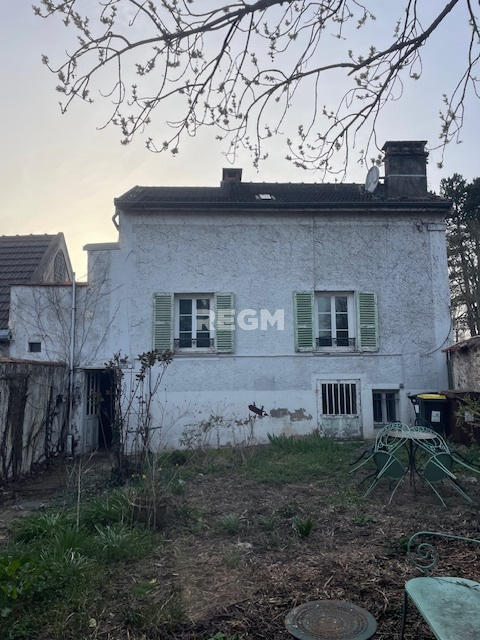 Maison - 96 m² - 5 pièces