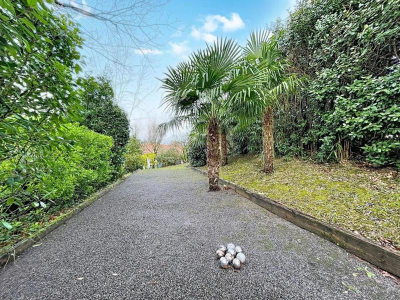 Maison - 226 m² - 7 pièces