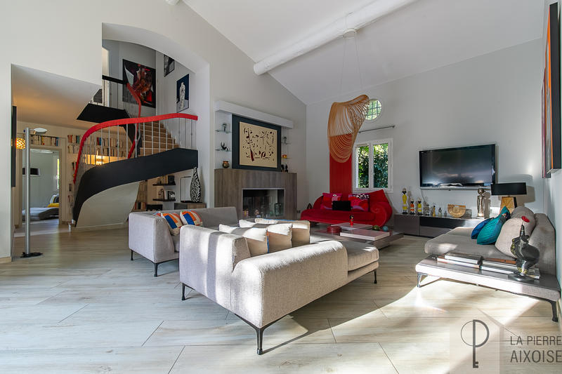 Villa - 216 m² - 6 pièces