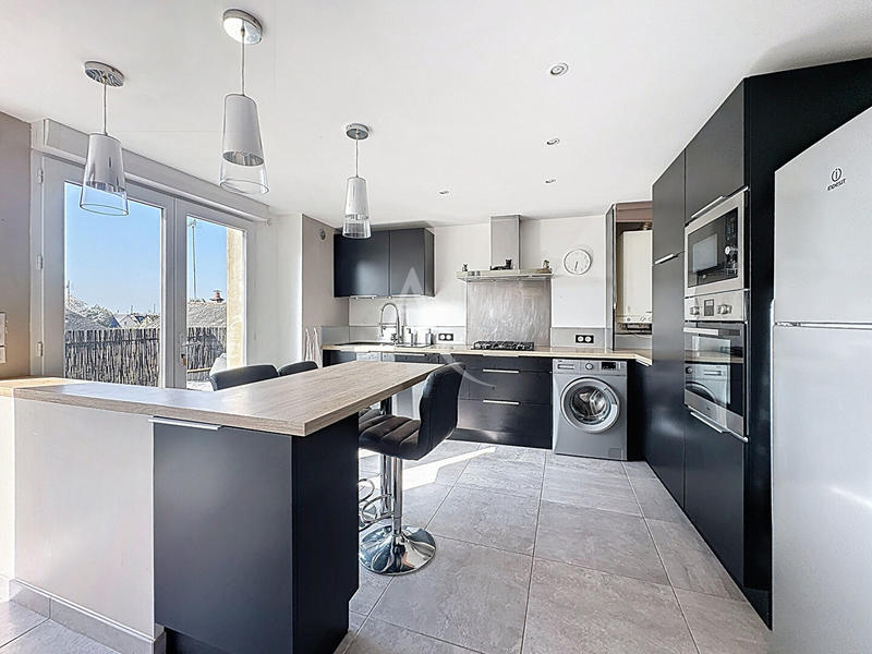 Appartement - 92 m² - 4 pièces