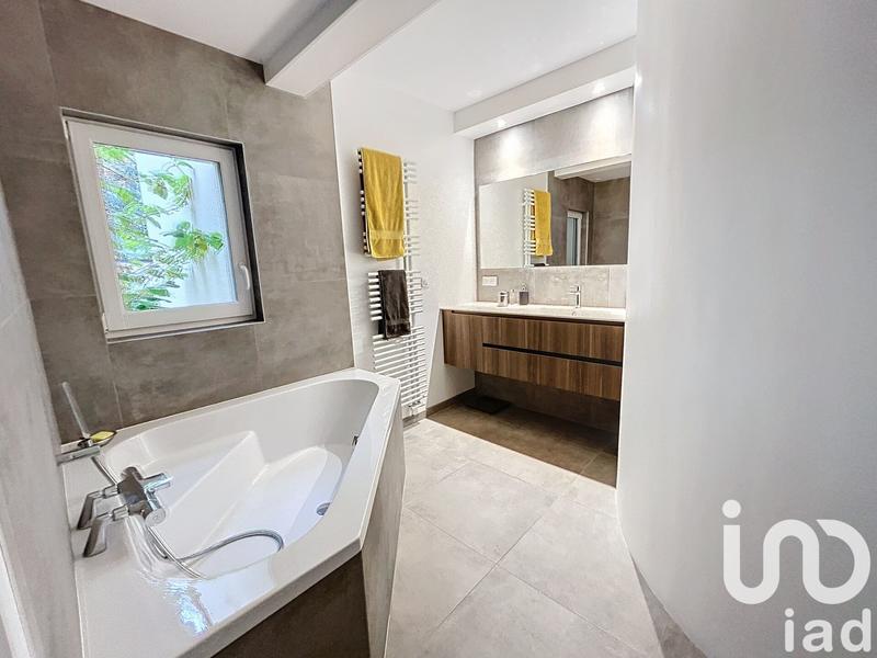 Maison de maîtres - 220 m² - 9 pièces