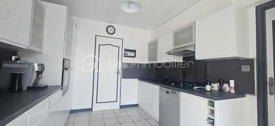 Maison - 102 m² - 6 pièces