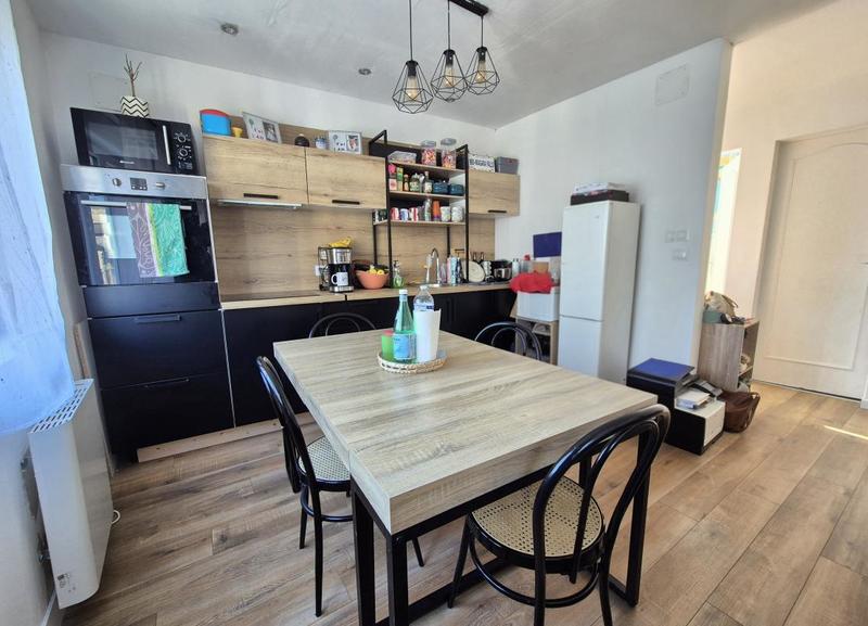 Immeuble - 180 m² - 7 pièces