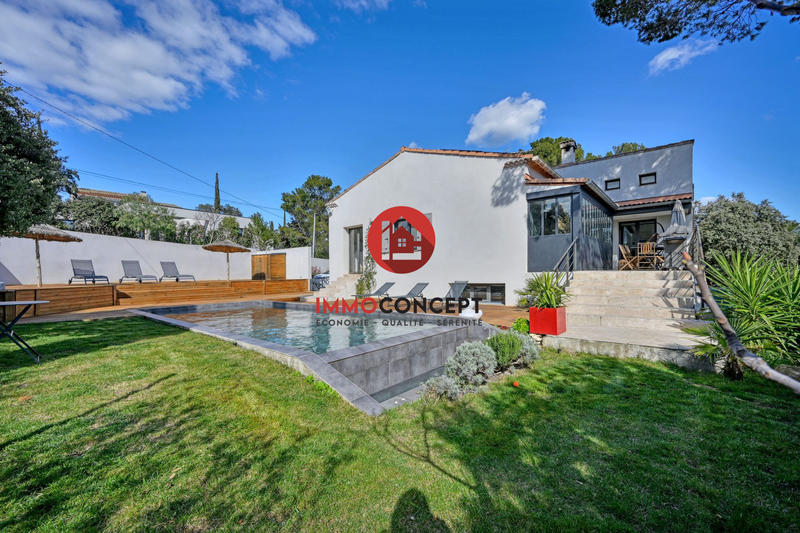 Villa - 206 m² - 8 pièces