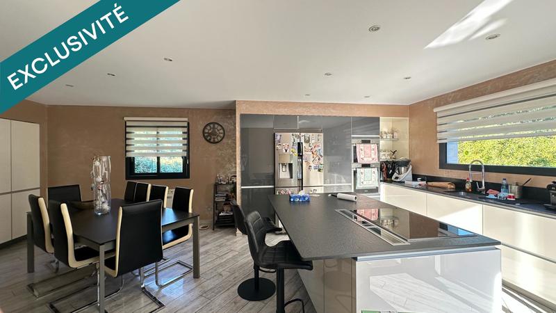 Maison - 200 m² - 6 pièces