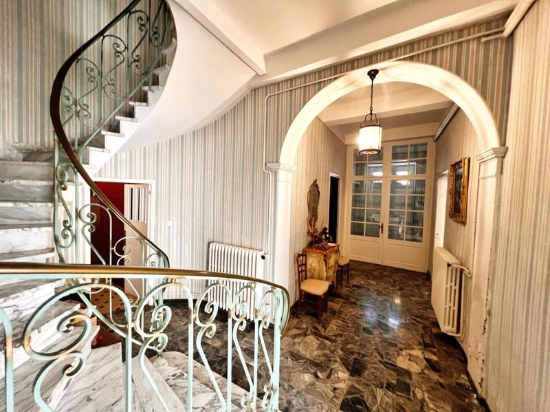 Maison - 212 m² - 5 pièces