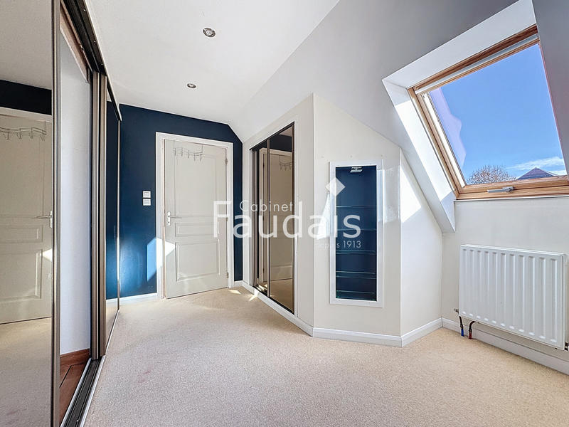 Maison - 189 m² - 6 pièces