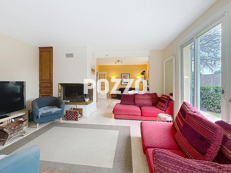 Maison - 184 m² - 8 pièces