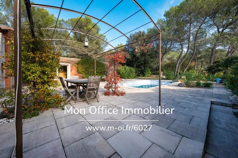 Maison - 212 m² - 5 pièces