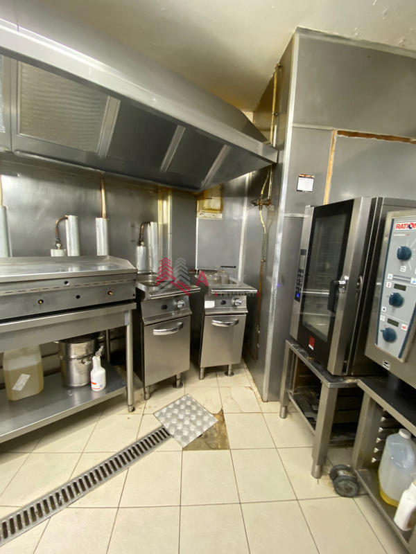 Fonds de commerce - Magasins - 300 m²