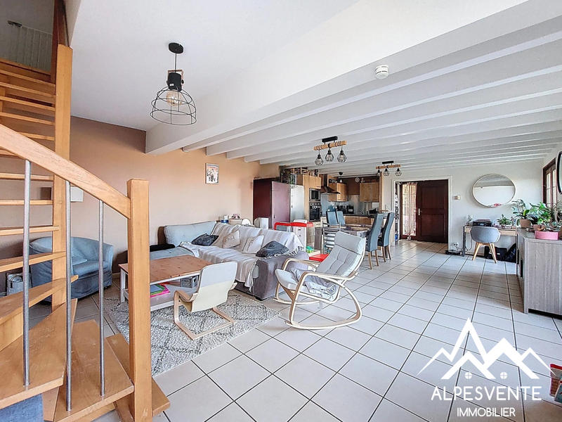 Maison - 102 m² - 4 pièces