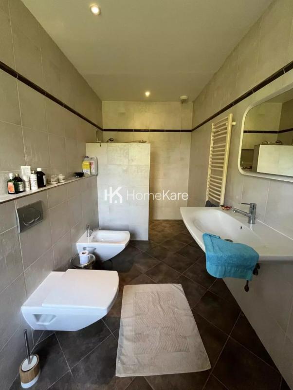 Maison - 255 m² - 10 pièces