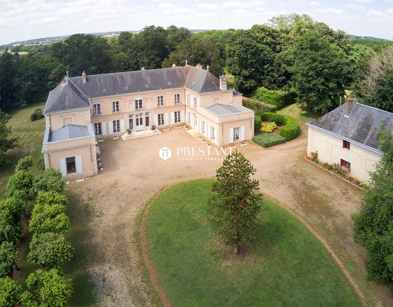 Château - 721 m² - 20 pièces
