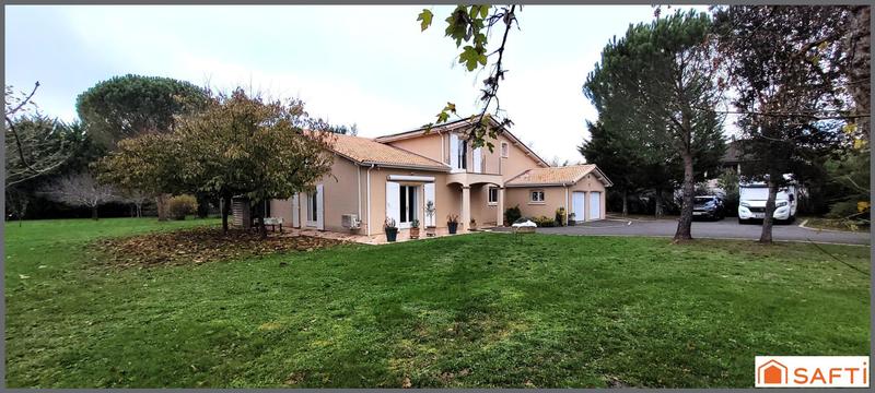 Maison - 200 m² - 7 pièces