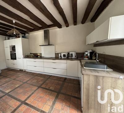 Maison - 242 m² - 5 pièces