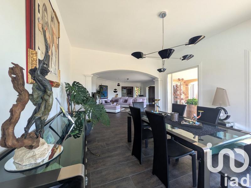 Maison - 460 m² - 12 pièces