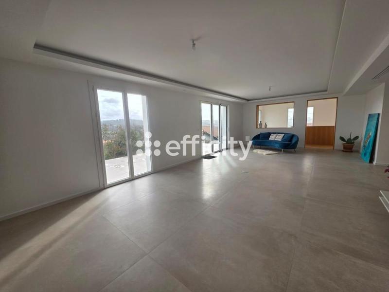 Pavillon - 265 m² - 7 pièces