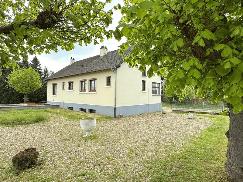 Maison - 90 m² - 4 pièces