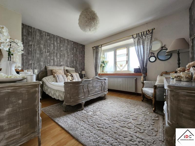 Maison - 240 m² - 7 pièces