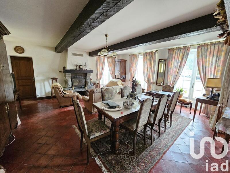 Maison - 230 m² - 9 pièces