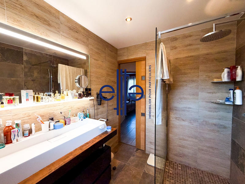 Maison - 194 m² - 7 pièces